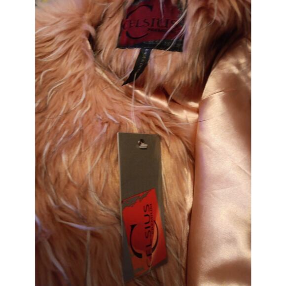 Celsius Vest, faux Fur, Women's size medium, Dusty Pink, Sleeveless, NWT $80 - Picture 6 of 7